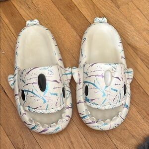 Men’s Shark Design Slip-On Shoes - Multicolor